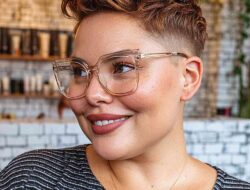 10 Gaya Rambut Panjang untuk Wanita Usia 30-an