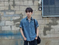 7 Gaya Outfit Rekreasi ke Ragunan Dengan Atasan Denim, Segar Dan Berani!