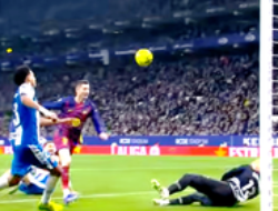 Lewandowski dan Olmo Bawa Barcelona Kalahkan Espanyol 2-0