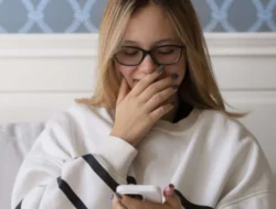 5 Cara Halus Membuat Pasangan Rindu Tanpa Harus Mengirim Pesan Terlebih Dahulu