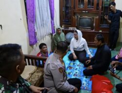 Bupati Brebes Rayakan Tahun Baru dengan Door to Door Kunjungi Rumah Warga Miskin