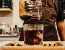 10 Kepribadian Terbaca dari Cara Pesan Kopi