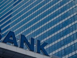 OJK Pastikan Fondasi Bank Himbara Kuat Meski Outlook Berubah