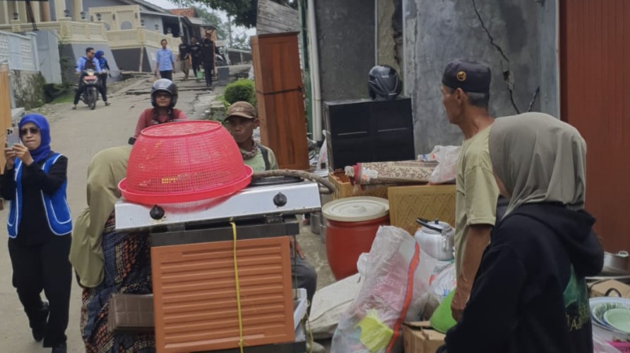 Tanah Bergerak Tegal