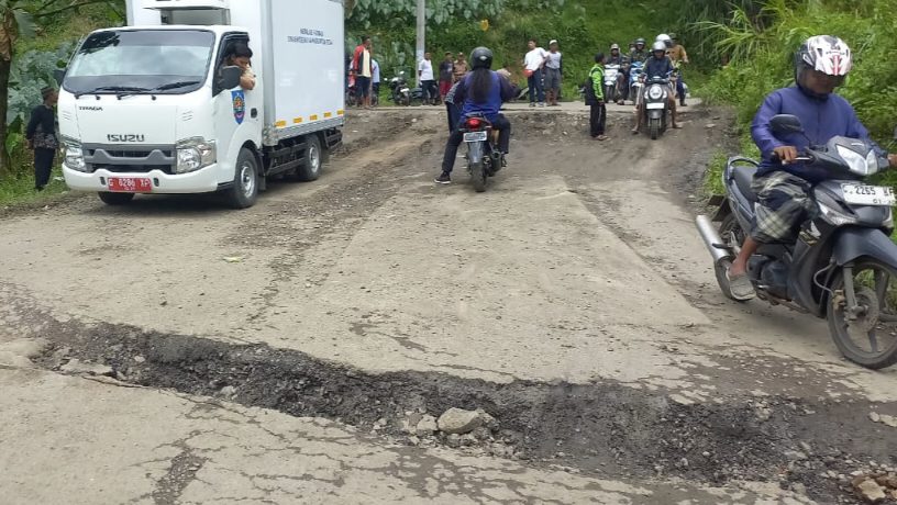 Jalan Raya Clirit Amblas