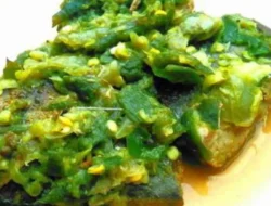 Nasgor Tongkol Cabe Ijo: Pedas Gurih yang Menggugah Selera