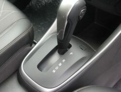 Mobil Matik atau Manual: Mana yang Lebih Hemat Bahan Bakar?