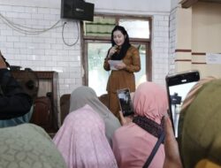 Pengajian Tahfidz Al Hikmah 1 Brebes, Bupati Paramitha Serahkan Bantuan 1.000 Paket Beras