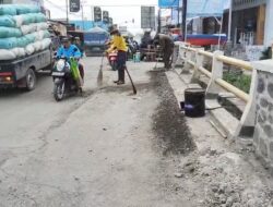 Warga Keluhkan Jembatan Amblas Jalur Provinsi di Brebes Tak Kunjung Diperbaiki