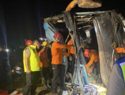Kecelakaan Bus di Tol Pejagan–Pemalang KM 259 Brebes, 1 Korban Meninggal 33 Luka