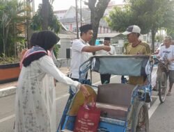 Siswa SMP di Brebes Sisihkan Uang Saku, Belanjakan Ratusan Paket Sembako untuk Warga Kurang Mampu