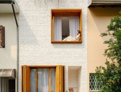 7 Desain Rumah Minimalis 2 Lantai, Kecil Tapi Nyaman!