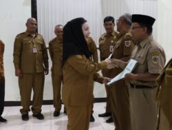 Serahkan SK Pensiun 37 ASN, Bupati: Semangat Pengabdian Baru