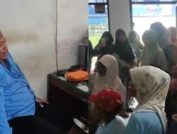 Sebulan Tak Mengalir, Puluhan Emak-emak di Larangan Brebes Geruduk Kantor PDAM