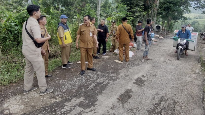 Wakil Bupati Brebes Cek Jalan Rusak