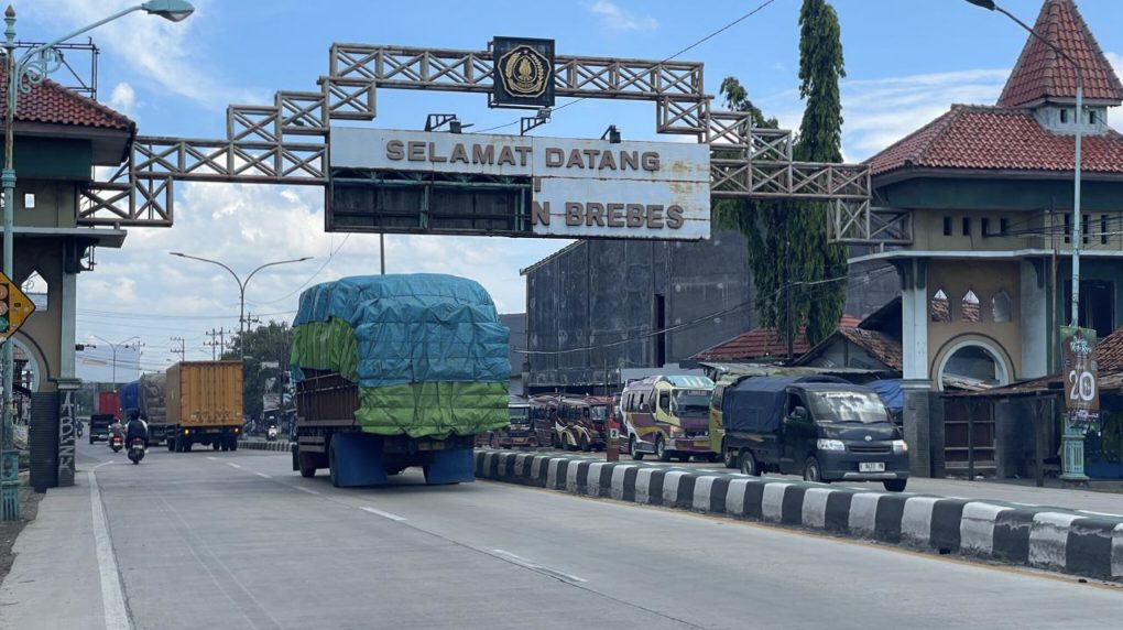 Gapura Perbatasan Brebes di Pantura