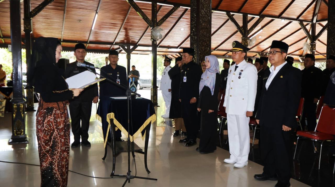 Bupati Brebes Lantik Pejabat