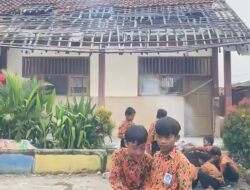 Tiga Ruang Kelas SD Negeri di Brebes Ambruk, Siswa Terpaksa Belajar Bergantian hingga Sore