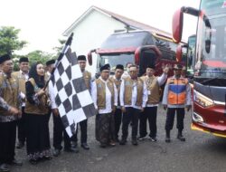 Bupati Paramitha Lepas 354 Jemaah Calon Haji Brebes