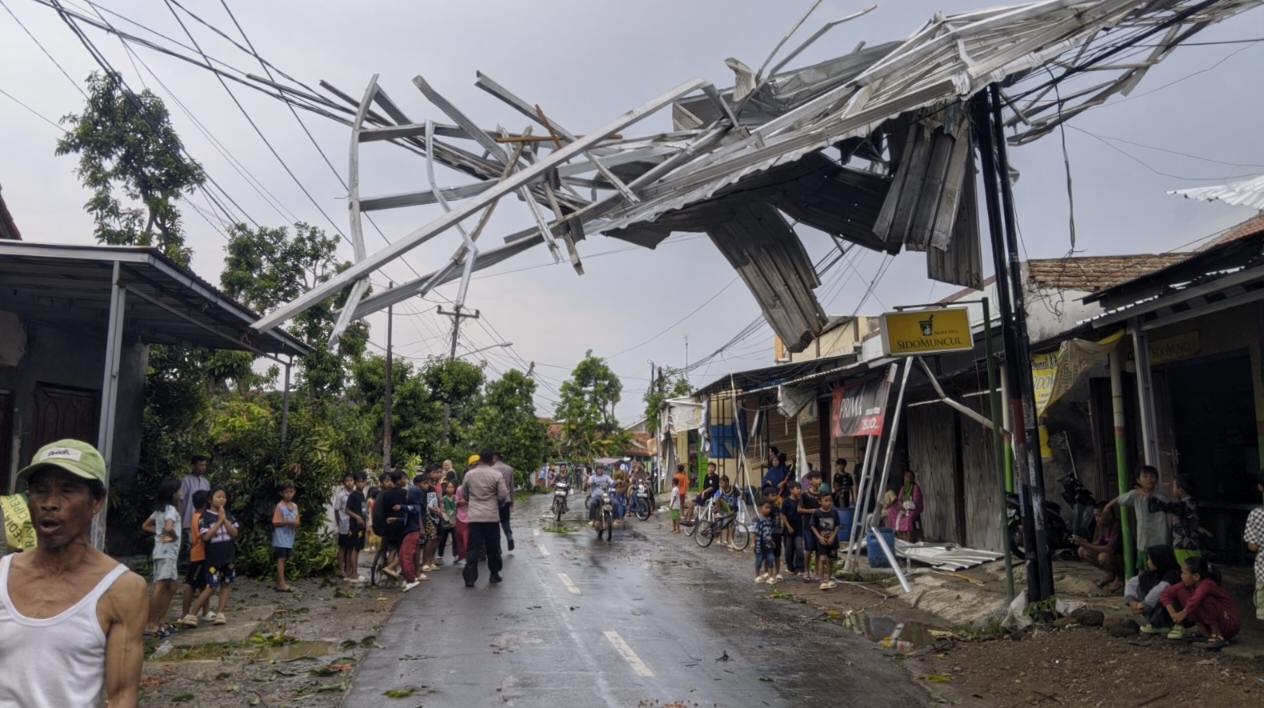 Angin Kencang Cipelem Brebes