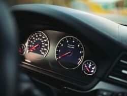 Ganti Oli Mobil 10 Ribu atau 5 Ribu: Mana yang Lebih Aman?