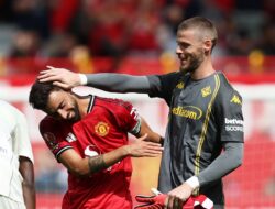 De Gea Menyentuh Jari Tengah ke Fernandes Usai Tahu Dia Dikalahkan Ronaldo
