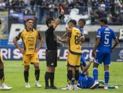 Kartu Merah: Arema FC Paling Kasar, Semua Harus Belajar dari Borneo FC!