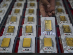 Harga Emas Sulit Diprediksi, Investor Pilih Tahan Aset