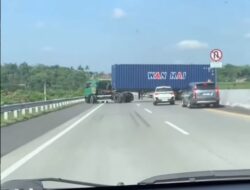 Aksi Berbahaya Truk Trailer Putar Balik di Jalan Tol Semarang-Solo, Pengelola Koordinasi dengan PJR