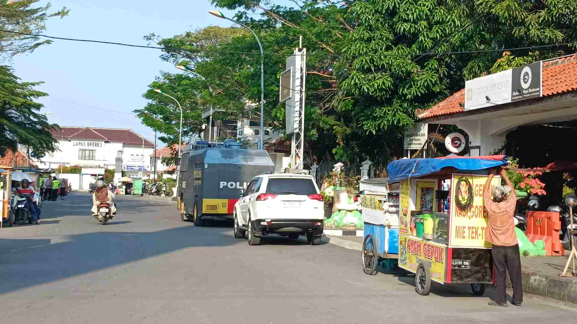 Demo Brebes