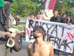 Tegang! Saat Mahasiswa Brebes Demo di Alun-alun Tuntut Evaluasi Program Pemerintah Pusat dan Daerah