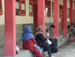 Pencairan Tabungan Siswa Puluhan Juta Molor, Puluhan Wali Murid Geruduk SDN Brebes 02