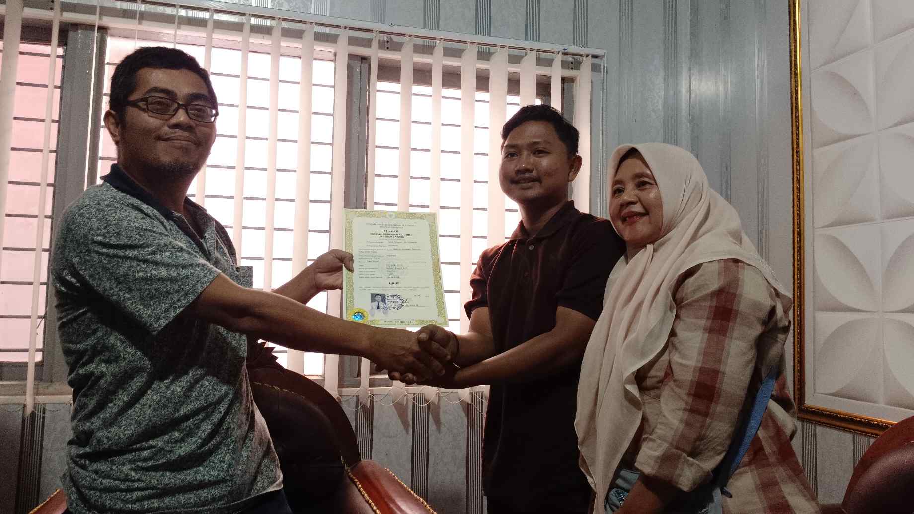 Ijazah Ditahan SMK Karya Bhakti Brebes