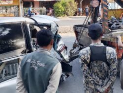Tronton Tabrak Innova di Pantura Brebes, Sopir Hilang Kendali Hantam Pagar Kecamatan dan Sekolah