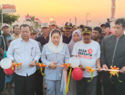 Saat Jalan Mulus Gerakkan Perekonomian, Bupati Paramitha Disambut Riuh saat Cek Hasil Perbaikan Jalan