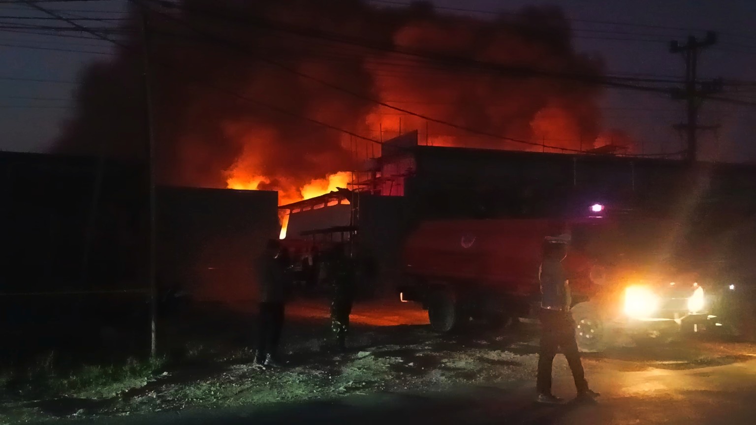 Kebakaran Gudang Limbah Brebes