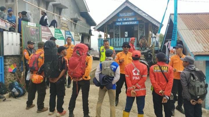 Pendaki Jatuh di Kawah Gunung Slamet