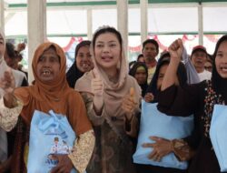 Bupati Paramitha Salurkan 2.056 Paket Sembako Wardoyo Tahap II di Lima Kecamatan