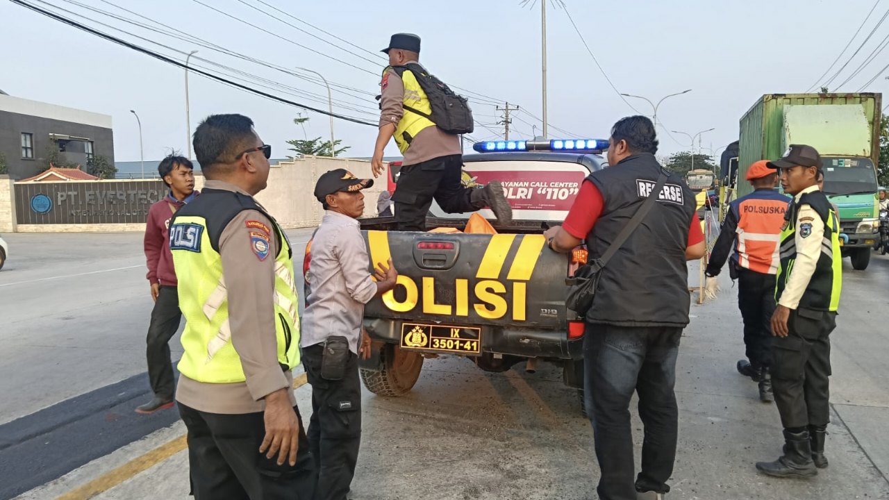 Tertabrak Kereta