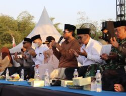 Peringati Maulid Nabi, Ribuan Warga Hadiri Brebes Bershalawat Bersama KH. Anwar Zahid