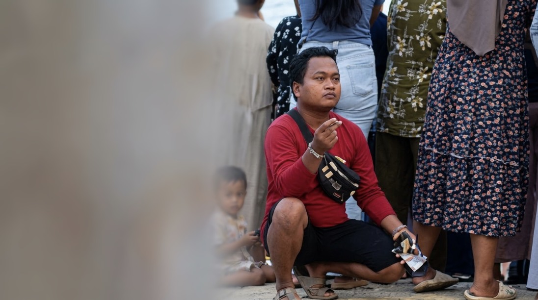 Pemuda diduga merekam wanita saat menonton turnamen sepak bola di Brebes
