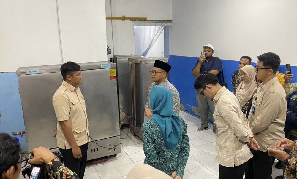Bupati Batang dan BGN memeriksa dapur SPPG Bela Batang Sejahtera di Kecamatan Bawang