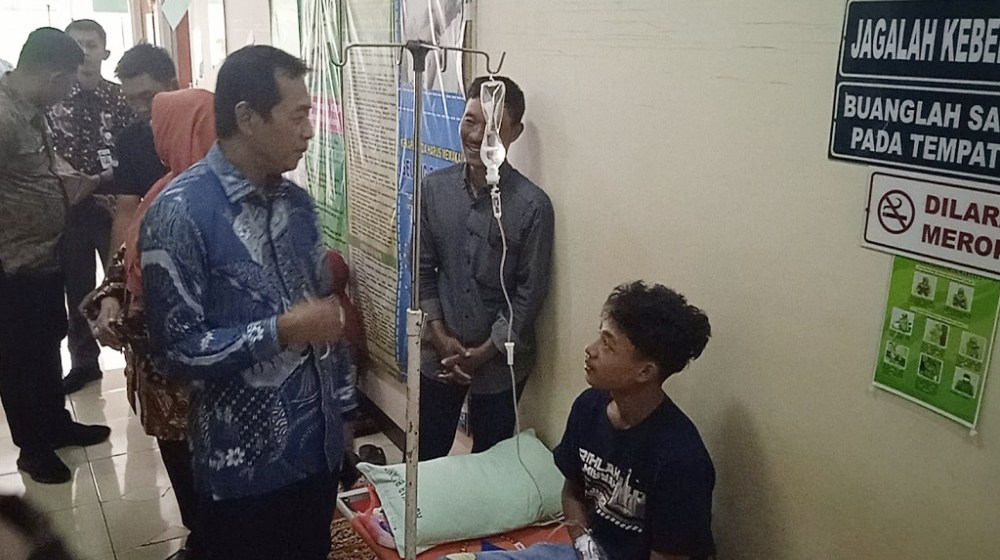 Wabup Batang Suyono memanggil pengelola SPPG setelah dugaan keracunan MBG di Kecamatan Bawang