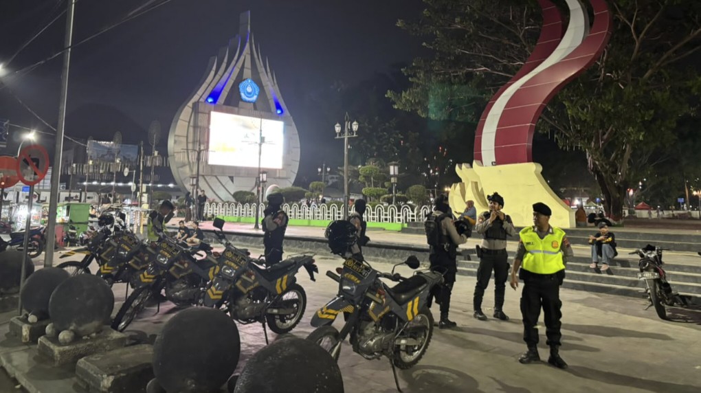 Polisi Polres Brebes melakukan patroli malam untuk mencegah begal dan kejahatan jalanan