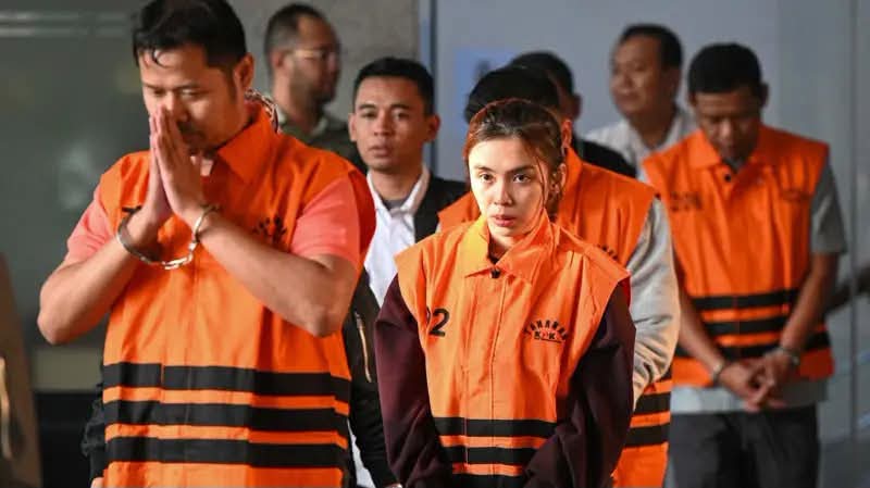 Lima tersangka kasus dugaan korupsi dana siap pakai BNPB ditahan KPK.