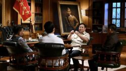 Prabowo Subianto bersama Kepala Bakom Syahganda Nainggolan dan Wakil Kepala Bakom Fadli Tri Hartono di Hambalang