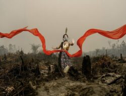 ‘Tarian Kehancuran Budaya’, Satir Tari Tanggai yang Menyindir Kuasa di Balik Karhutla
