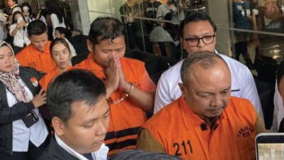 Para tersangka kasus korupsi dana kedaruratan di lingkungan BNPB.