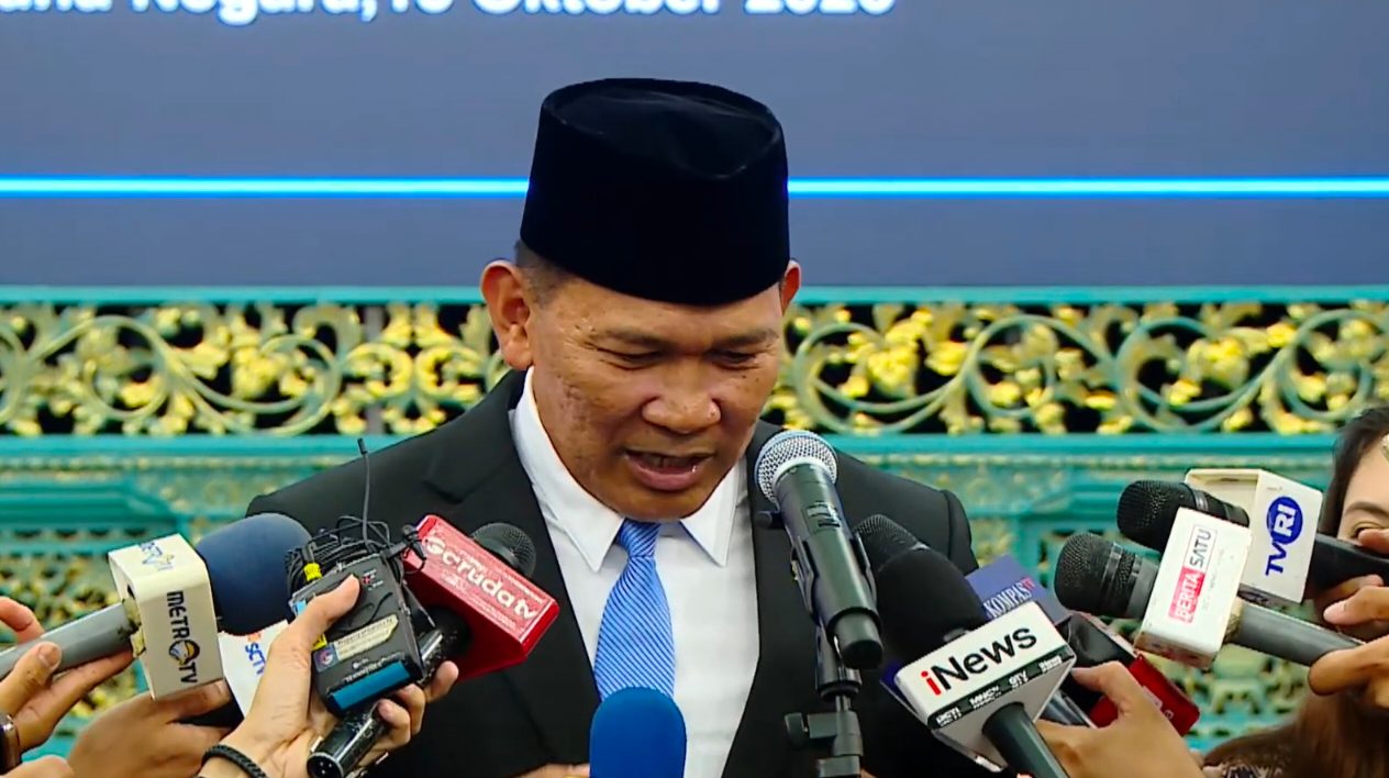 Letjen TNI Kristomei Sianturi, mantan Pangdam XXI Radin Inten yang dilantik menjadi Kepala BNPB.