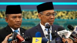 Presiden Prabowo Subianto melantik Satyawan Pudyatmoko sebagai Kepala Badan Pengelola Gambut dan Mangrove Nasional di Istana Negara.